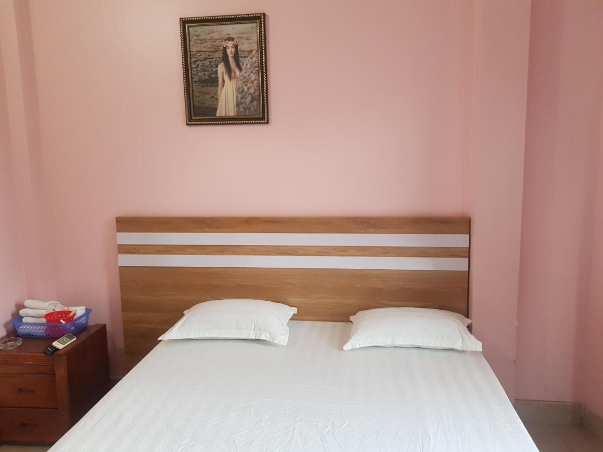 Bed & Breakfast Nha Nghi Huong Lan *